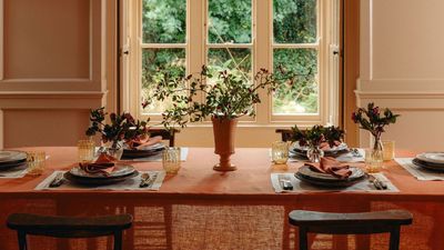 Tablecloth or No Tablecloth? Stylists Settle the Debate Once and for All on How to Dress Your Table When You're Entertaining