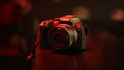 A three-year-old Canon is still Japan's most sold camera – and Sony's newest vlog cams can't take its crown