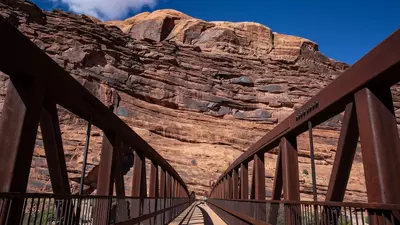 Man hiking in Utah’s Arches National Park steps into every child’s worst nightmare is realized