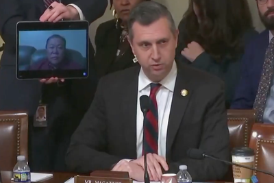 Noem confronted by deported veteran after insisting no former military forced out of country