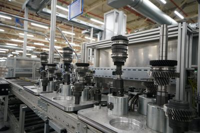 UK economy contracts for second month running in October