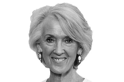 Acclaimed romance novelist dies aged 82