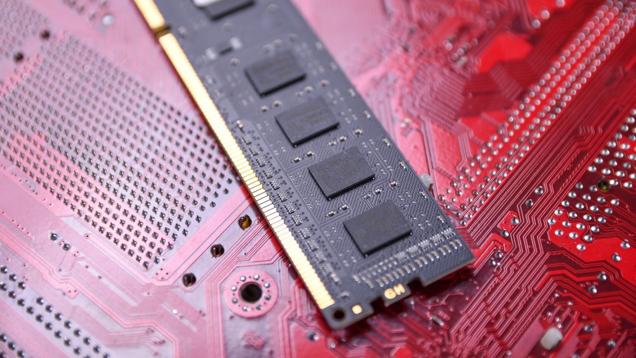 Worsening RAM crisis starting to impact smartphones…