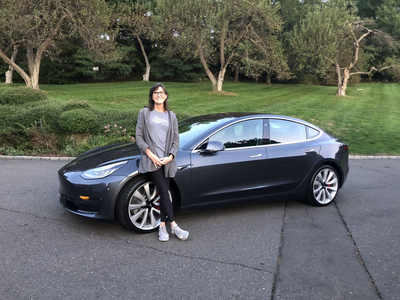 Cathie Wood Sells Tesla Shares After Stock Downgrade Following Michael Burry's Valuation Concerns