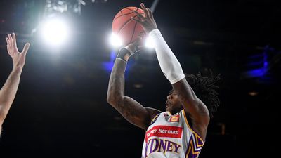 Davis scores 38 points as Kings embarrass Cats in Perth
