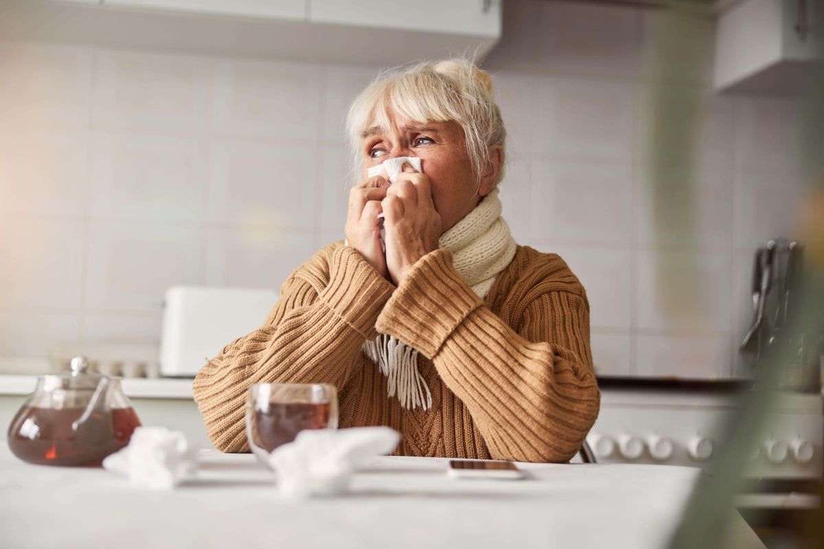 How to spot the difference between a common cold and…