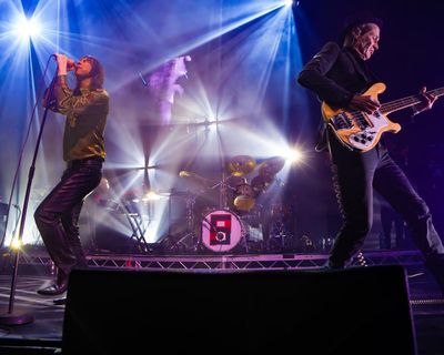 Primal Scream defend image of swastika inside Star of David shown during London gig