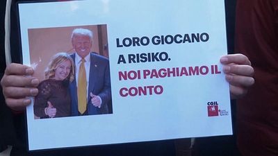 Hundreds join national strike in Rome against Italy's 2026 budget plans