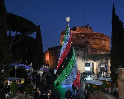 ‘What is going on here?’ Meloni celebrated at Italy’s far-right Atreju Christmas festival