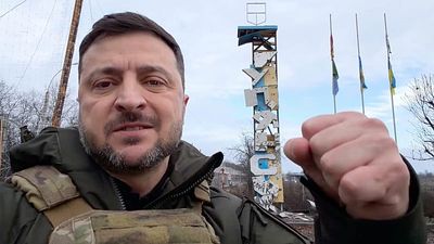Zelenskyy debunks Russia's claim it occupied Kupyansk with in-person visit