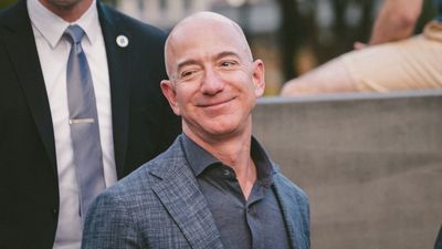 5 Wealth-Building Lessons the Middle Class Should Learn From Jeff Bezos