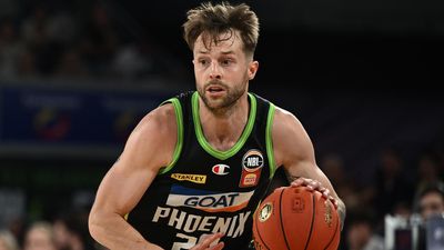 'Hot' Sobey's stocks rise, steers Phoenix past Breakers