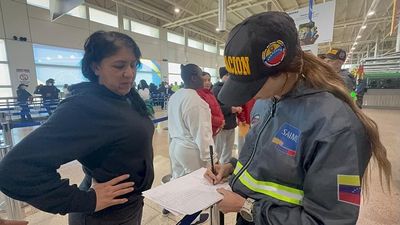 Venezuela Reports U.S. Suspension of Deportation Flight, Fueling Speculation Over Possible Military Action