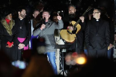 Only 1,000 people turn out to Tommy Robinson’s ‘Christmas service’