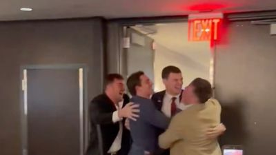 Fernando Mendoza's Teammates Had Classy Gesture for Him After Heisman Trophy Win