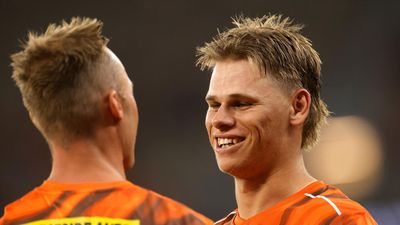 Connolly stars as Scorchers down Babar Azam's Sixers