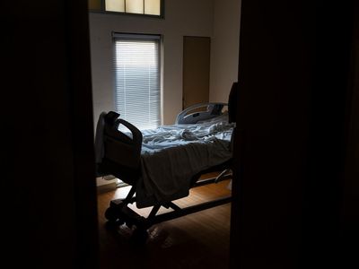 Experts urge caution as Trump’s big bill incentivizes AI in healthcare