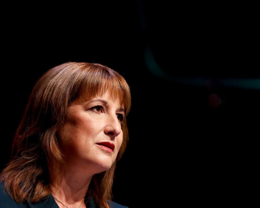 Reeves’s planning overhaul stalls as senior adviser…