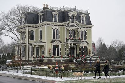 Why Hallmark holiday movie fans are flocking to Connecticut’s charming streets
