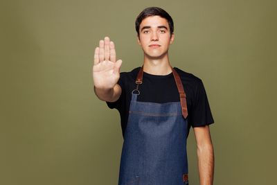 Grocery Chains Face Worker Protests Over Break Timing and Labor Expectations