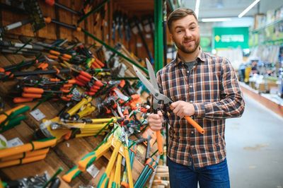 Why You Should Be Ordering Garden Supplies During the Holidays