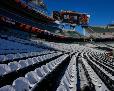 Chiefs miss playoffs, Rams v Lions, Broncos v Packers and more – NFL week 15 live