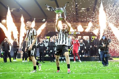 St Mirren march to Scottish League Cup crown as Celtic stunned in final