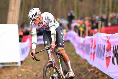 'It was certainly not the easiest course to open my winter' - Mathieu van der Poel overcomes early crash on cyclocross return