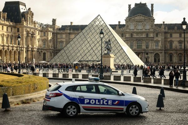 Louvre faces standstill as staff weigh move after jewel heist and shutdown