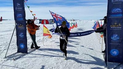 Catherine Drysdale becomes first woman to win Antarctic Ice Marathon