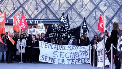 Louvre museum closed as staff continue strike over working conditions