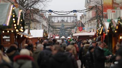 German police arrest five men over Christmas market attack plot