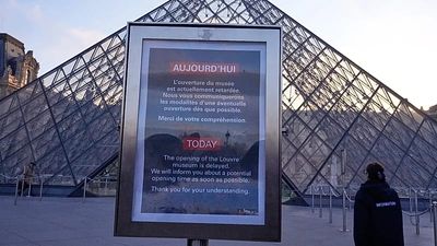 Louvre closed as staff strike over working conditions, weeks after €88m jewel heist