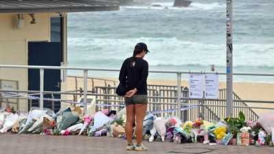Fierce defence of police as nation mourns Bondi dead