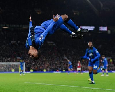 Manchester United and Bournemouth share thrills and spills in eight-goal extravaganza