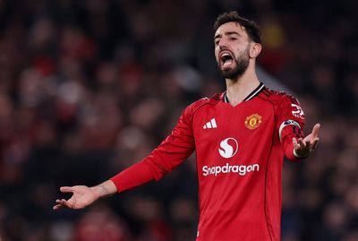 Watch: Bruno Fernandes fumes as Manchester United lose lead twice in Bournemouth draw