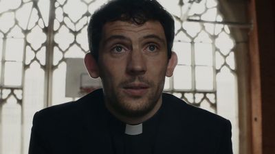 Knives Out 3's Cinematographer Talks About How They Got Those Epic Church Door Shots