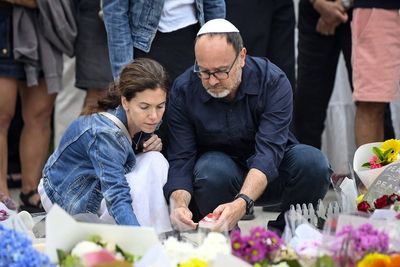 Bondi Beach shooting latest: Gunmen’s trip to Philippines just six weeks before attack under investigation