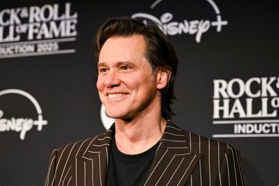 Jim Carrey nearly quit ‘Grinch’ and offered to return his $20 million paycheck. Then the founder of SEAL Team Six came to the rescue