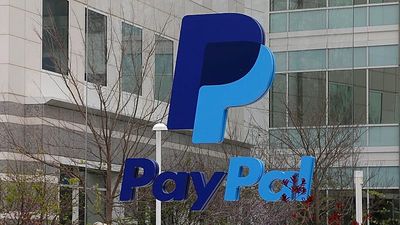 PayPal moves to establish US bank, expanding deposits and loans