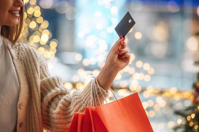 Behavior Shock: 5 Emotional Triggers That Make People Spend More During the Holidays