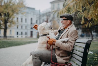 7 Winter‑Friendly Side Hustles Seniors Are Starting Right Now