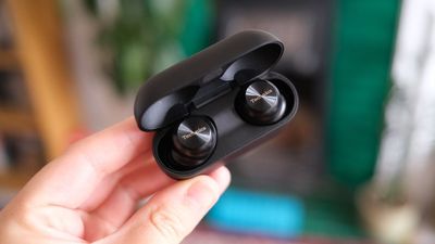 Buying new earbuds this Christmas? Here are 3 of the best –for all budgets