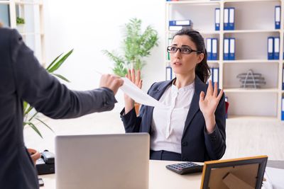 7 Social Barriers Working Couples Without Children Still Encounter