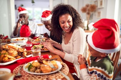7 Places You Can Still Get Free Food For Christmas