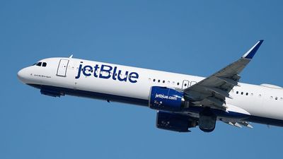 ‘I don’t have anything on my scope’: JetBlue flight nearly collides with mystery aircraft that air traffic control couldn’t even see