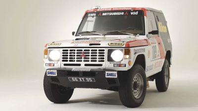 The First Dakar-Winning Mitsubishi Pajero Gets the Restoration It Deserves: Video