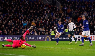 Neto and Garnacho edge Chelsea past Cardiff to reach Carabao Cup last four