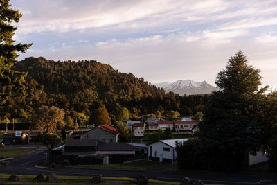 The rural towns fighting for survival as New Zealand grapples with a growing exodus