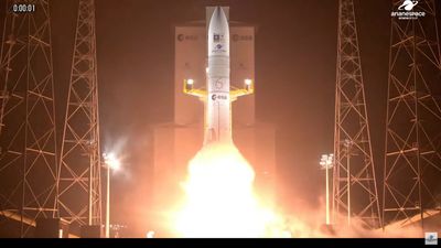 Europe's Ariane 6 rocket launches its 1st pair of Galileo navigation satellites (video)